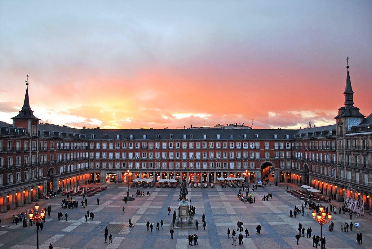 Plaza Mayor te Madrid mag niet ontbreken aan je Spanje rondreis