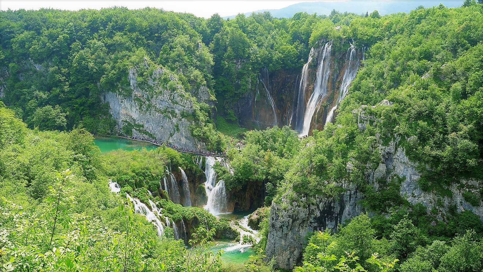 De watervallen van Plitvice mogen niet ontbreken op je Kroatië rondreis