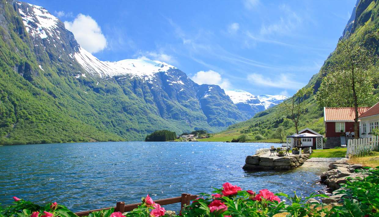 De smalste fjord van Noorwegen, de Naeroyfjord