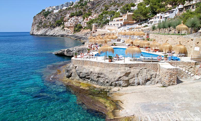 Cala Llamp is een rotsachtig strand geschikt voor de meer sportievere bezoeker van Mallorca