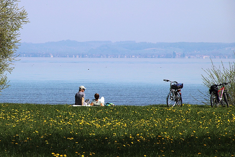 Heerlijk even uitrusten van de fietsroute langs de blauwe Bodensee