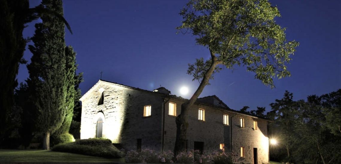 Urbino Resort pand by night