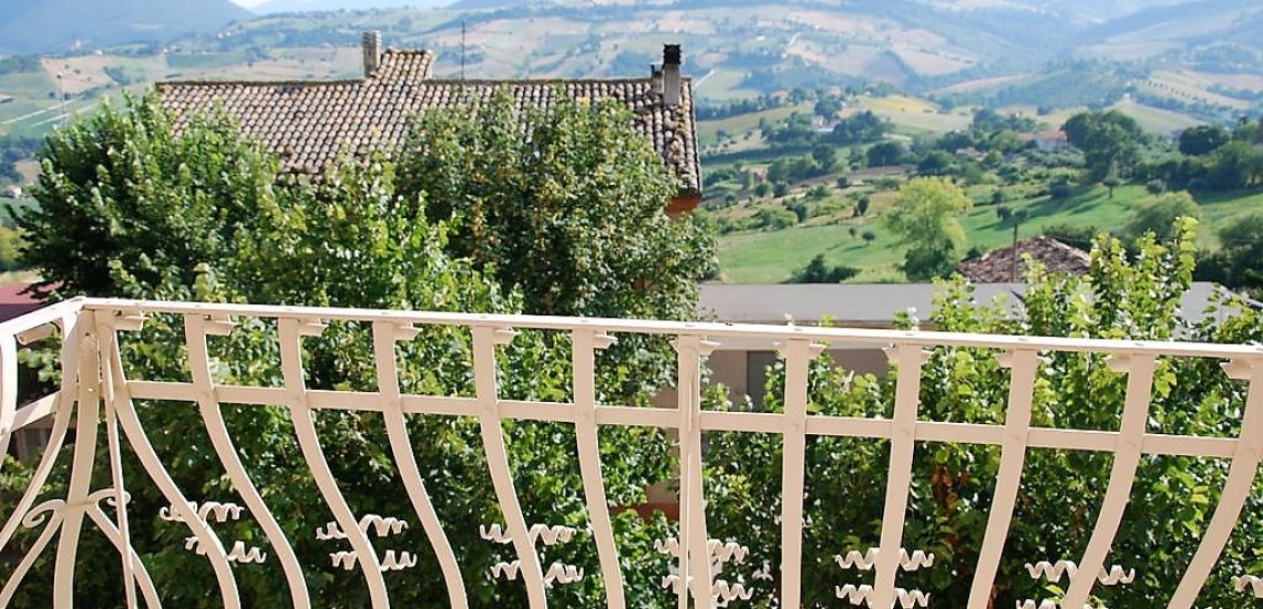 Relais del Borgo balkon met uitzicht