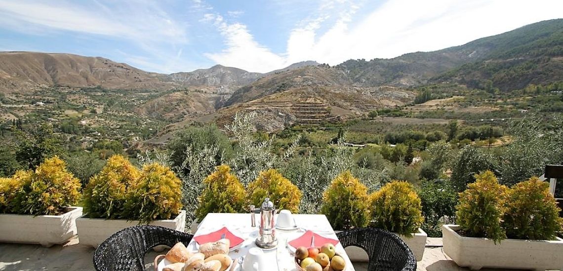 Almunia del Valle ontbijten met een view op terras