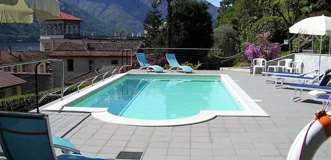 Villa Mirabella zwembad in tuin