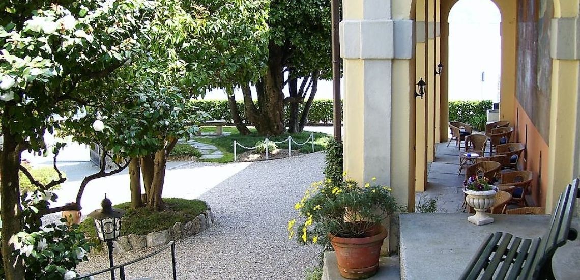 Villa Miranbella zitje in tuin