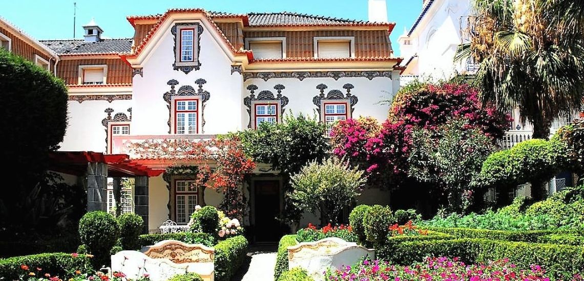 Pergola Guesthouse facade met prachtige tuin