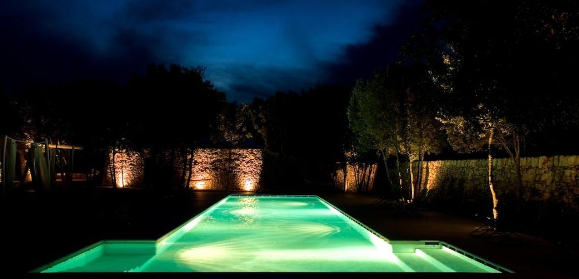 Masseria Iazzo Scagno zwembad by night