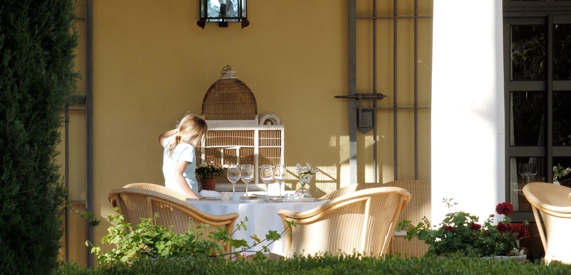 Villa Jerez gedekte tafels op terras