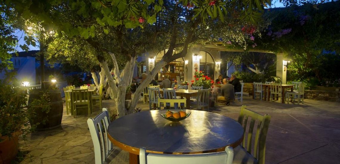 Harry´s Paradise restaurant in de tuin