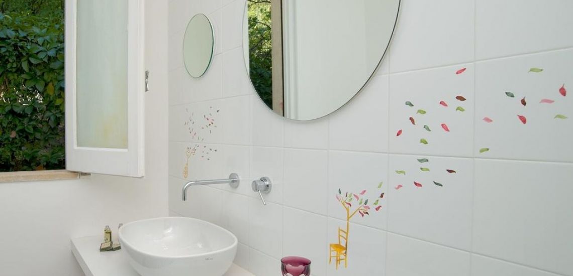 Decoratieve badkamers geven een romantische sfeer