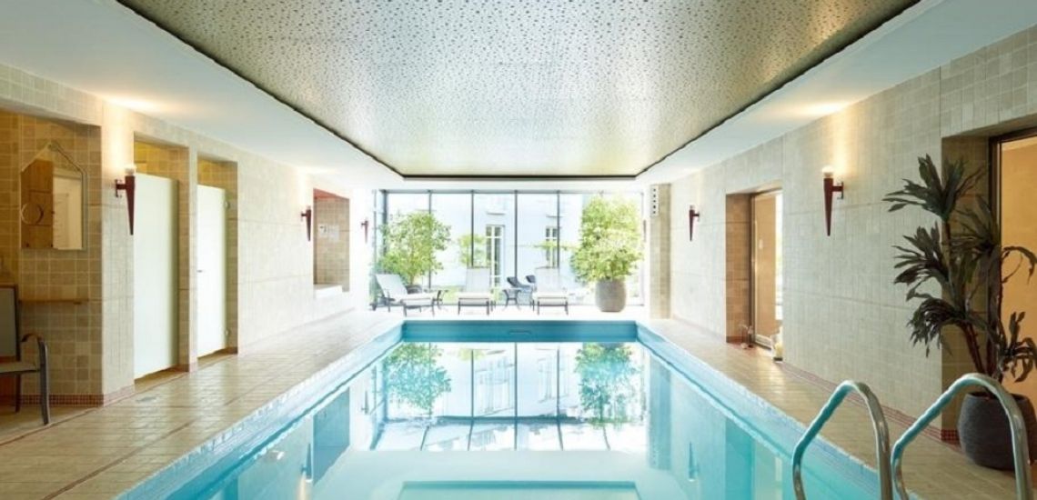Een binnenzwembad vind je ook in Hotel Villa Hügel