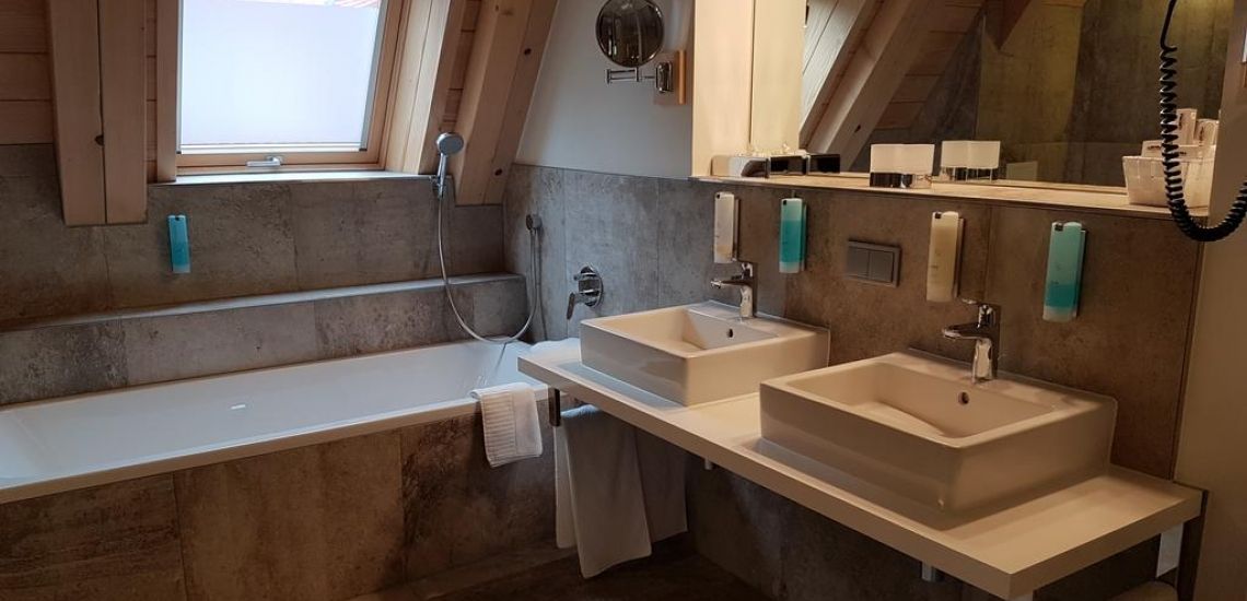 Goed afgewerkte badkamers met duurzame materialen