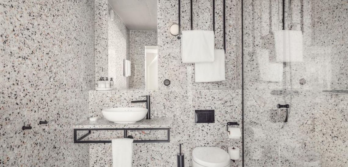De badkamers zijn modern en zeer proper