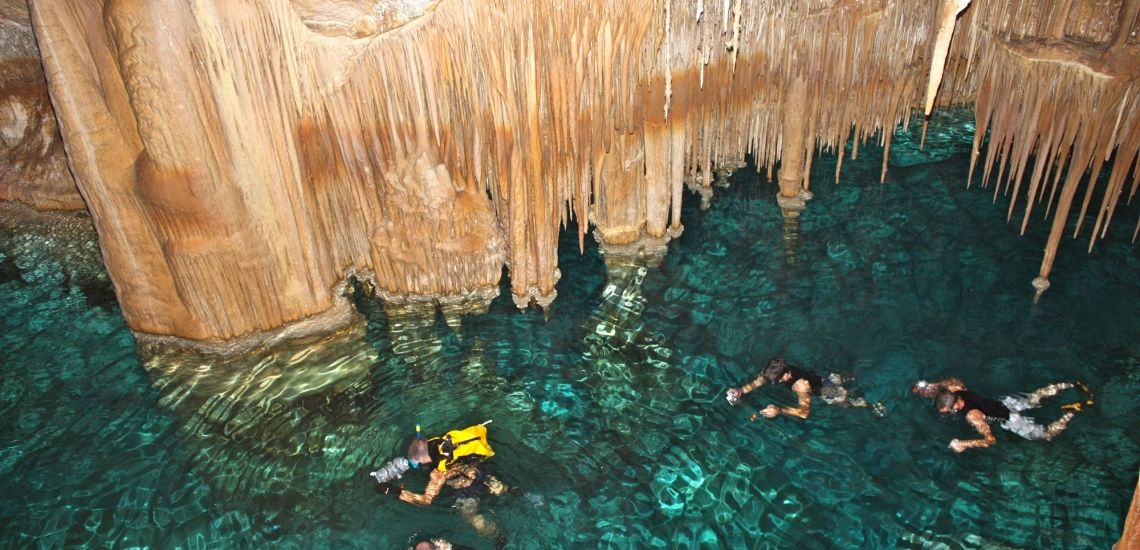 Snorkelen in de grotten van Cova des Coloms