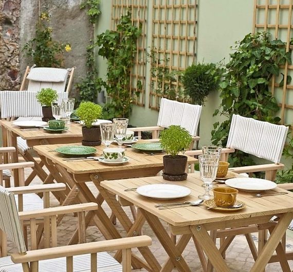 Casa Amora ontbijtruimte op patio buiten