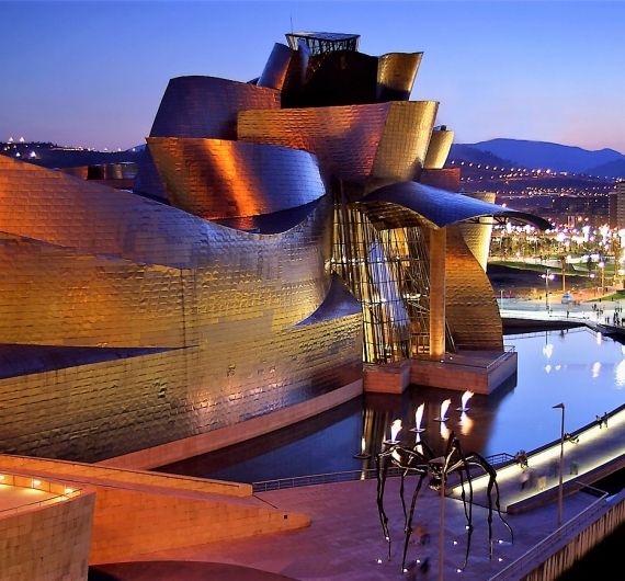 Het Guggenheim museum in Bilbao, een mooie start van je rondreis door Spanje