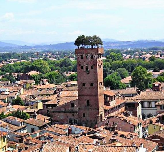 Lucca, het middeleeuwse stadje moet je zeker bezoeken tijdens je Toscane rondreis