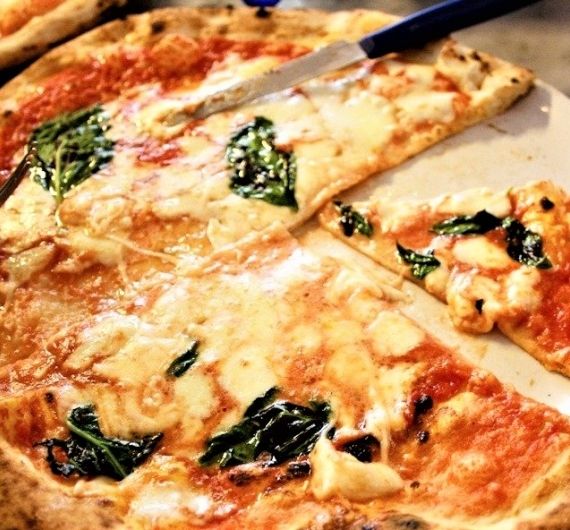 De pizza is in Napels geboren en die ga je zeker proeven tijdens onze Italië rondreizen