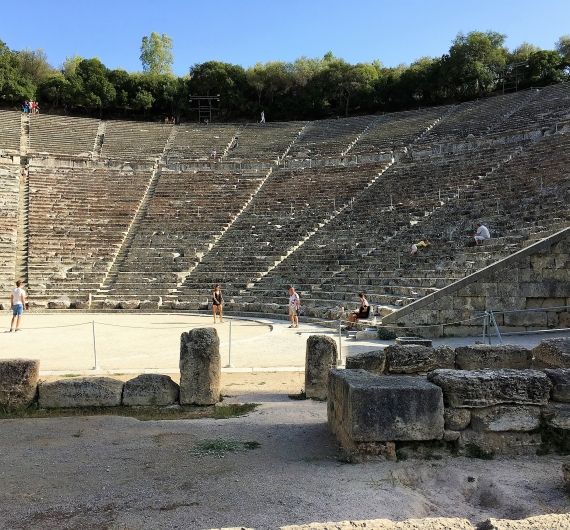 Epidaurus, eeuwenoude Griekse cultuur op je rondreis over de Peloponnesos 