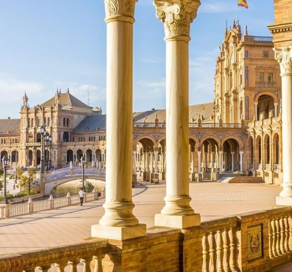 Andalusië is enorm veelzijdig en een ideale fly drive bestemming. Sevilla is een must op je Andalusië fly drive