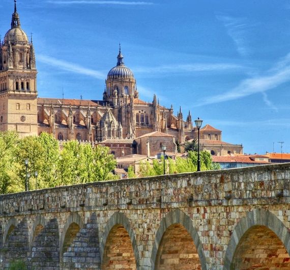 Salamanca is een echte studentenstad en je eerste bezoek in Spanje