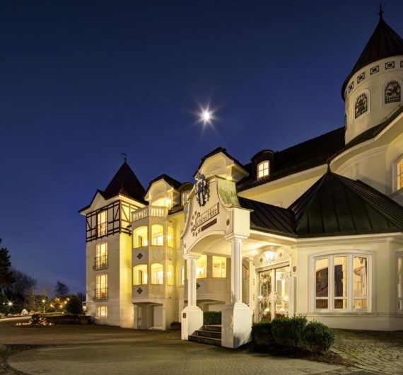 Het Schloss hotel doet zijn naam eer aan, het is net een slotkasteel