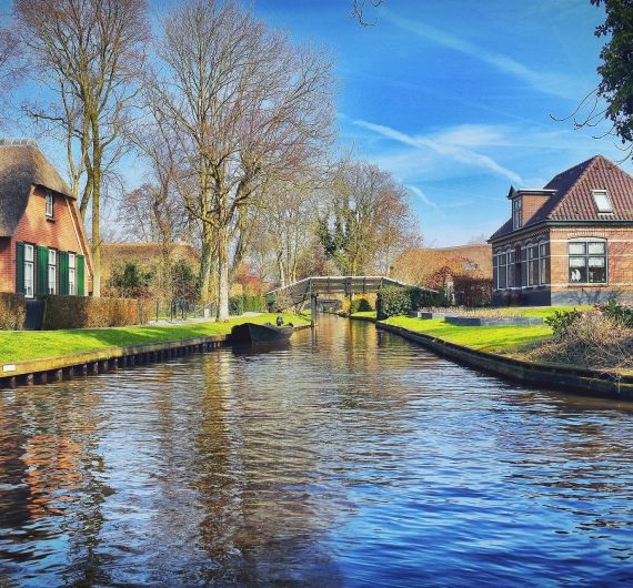 Giethoorn is een waterrijke onderbreking van je rondreis door Nederland