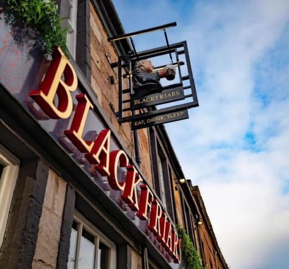 Blackfriars is een populaire verzamelplaats in Inverness 