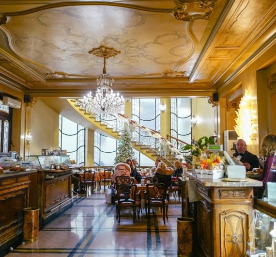In Turijn bezoek je een van de oudste koffiebars van de stad