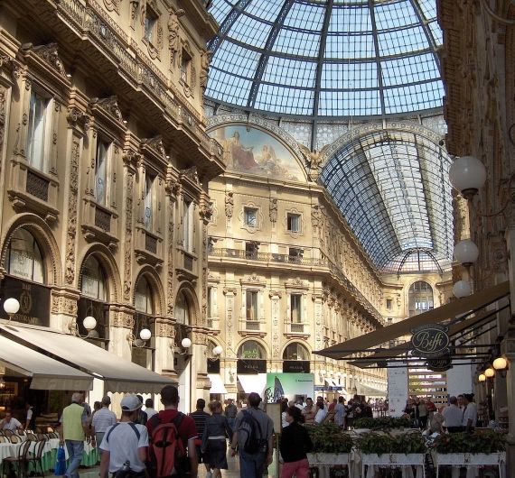 Milaan staat voor enkele dagen shoppen in de hipste shopping malls
