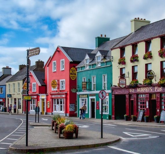 De gekleurde huisjes van het Ierse stadje Dingle
