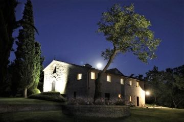 Urbino Resort pand by night