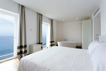 Villa Fiorella tweepersoonskamer met zeezicht