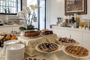 Villa I Barronci ontbijtbuffet met taarten