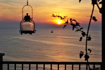 ROcca della Sena zonsondergang met zee