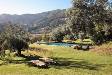 Almunia del Valle zwembad in prachtig landschap