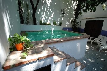 Casa de los Azulejos klein zwembadje op patio