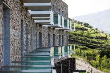 Delfim Douro gebouw met terrasjes