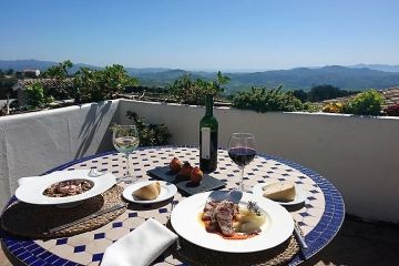 La Fuente del Sol ontbijtje op terras met groots uitzicht