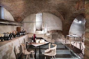 Locanda dei Nobili Viaggiatori tafeltjes boven wijnkelder