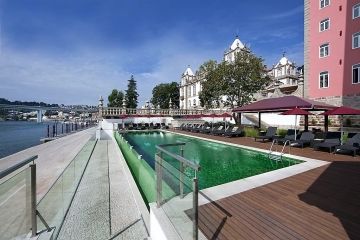 Pousada Porto facade met zwembad
