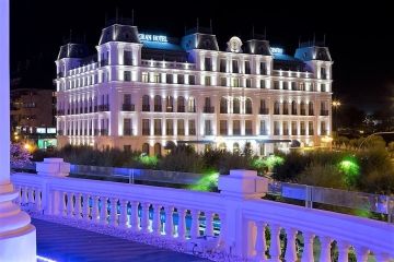 Gran Hotel Sardinero pand by night