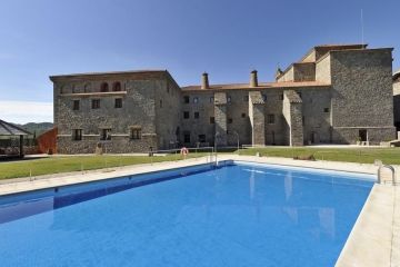Monasterio de Boltaña pool