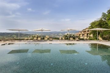 Het grote zwembad voor vele relaxmomentjes tijdens je rondreis door Italië