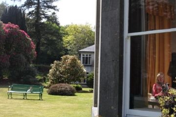 Currarevagh House beschikt over landelijke tuinen