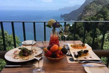Ontbijten met spectaculair uitzicht kan bij Hotel Quinta do Furao